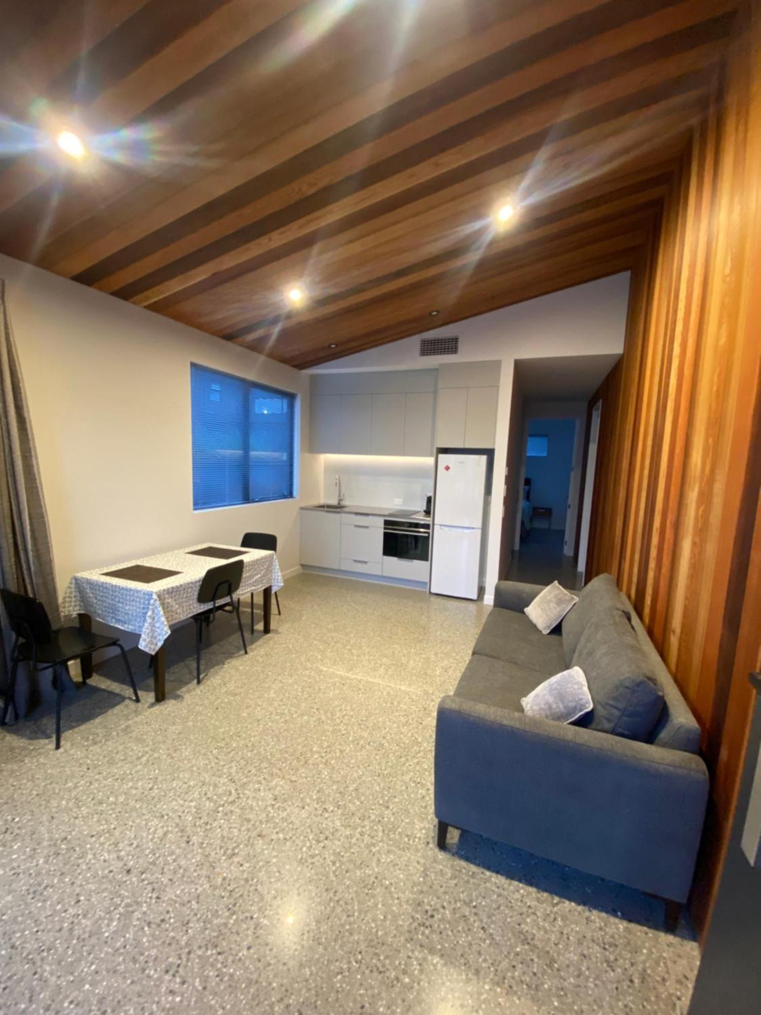 Roys View Apartment Wanaka Exterior photo